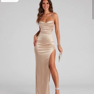 Windsor lola gold formal/ prom dress size 12, perfect for weddings or prom etc